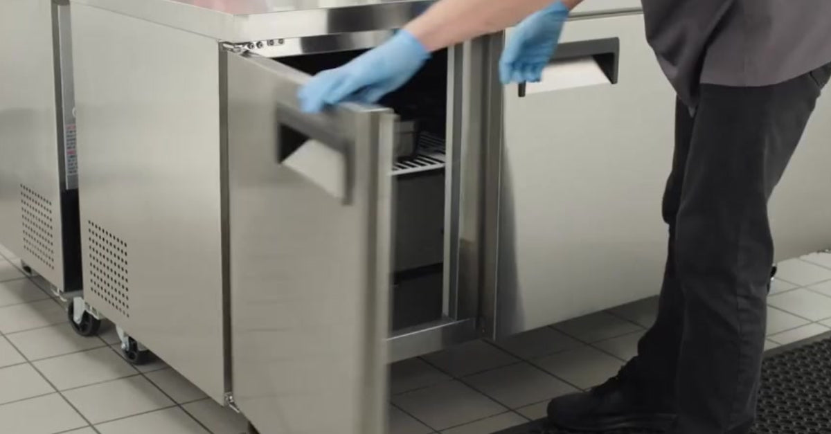 Choosing the Right Commercial Refrigerator: A Guide for Restaurants and Cafés